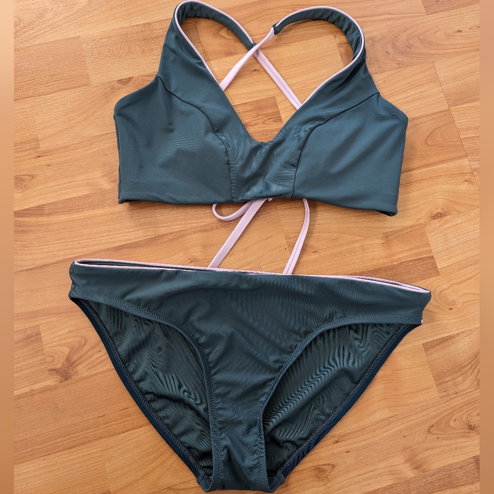 Athleta Colorblock triangle Green and Pink Women's Swim Set